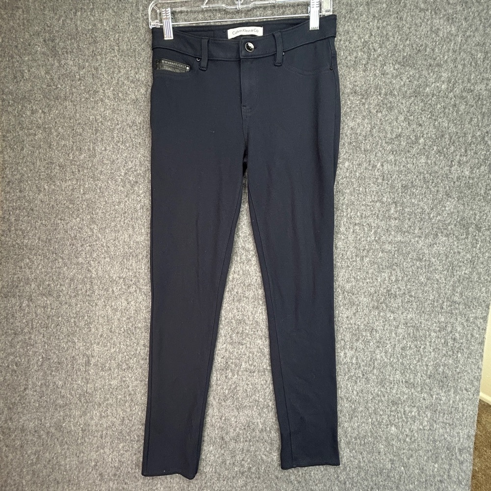 Calvin Klein & Co Size 4 Jeggings with faux pockets on front